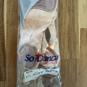 So Danca Light Pink Ballet Shoes Canvas SD 16 B-New (Size: UK 5.5L Euro 38.5-39)